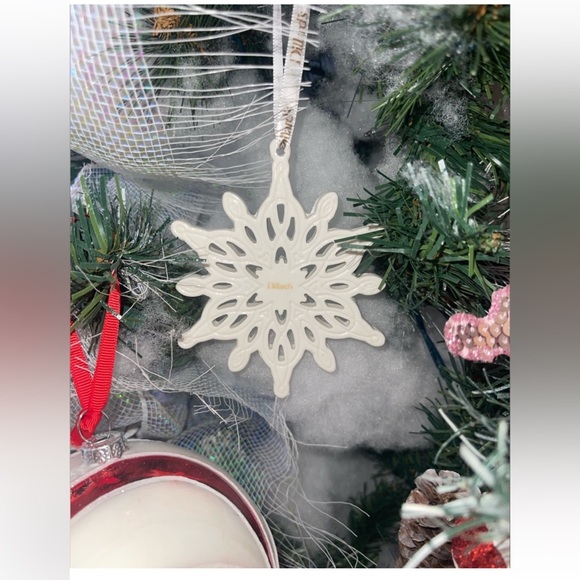 Ornament❄️(Dillard’s) - Picture 1 of 3
